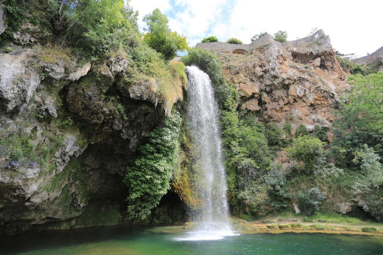 Отель L'Oustal Pont-Les-Bains Salles-la-Source Экстерьер фото